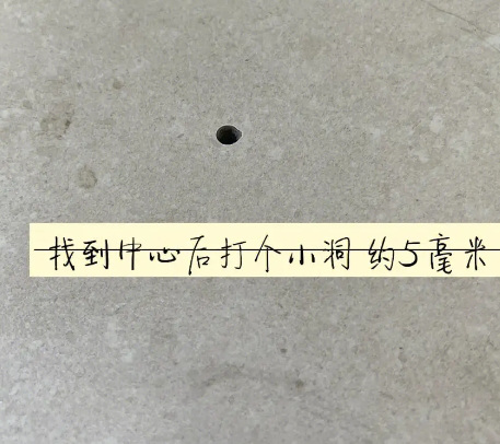 宁明瓷砖空鼓维修公司专业解答在瓷砖铺贴过程中，如果砂料搅拌不均匀，将会带来以下问题